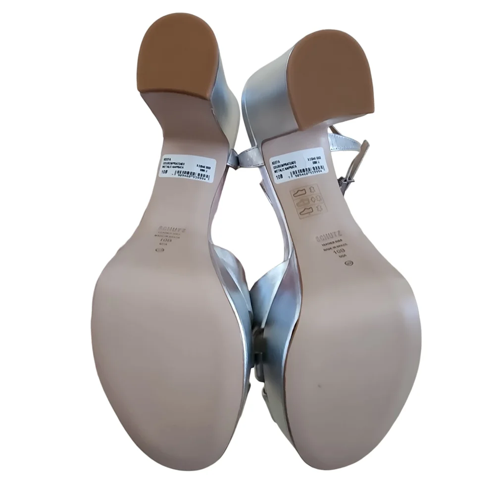Schutz Keefa Platform Sandals In Prata